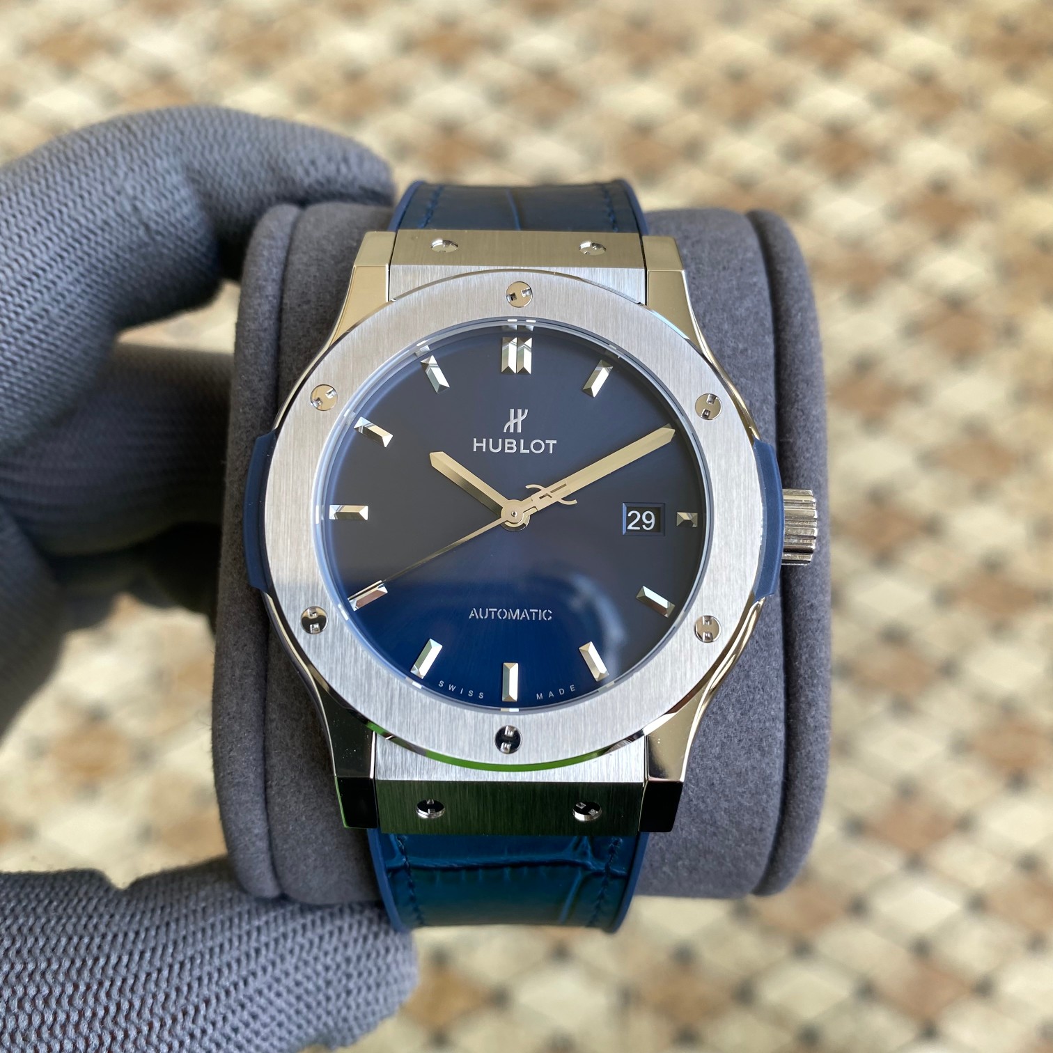 APS 공장｜Cal.HB1100 무브먼트｜42mm｜위블로classic fusion