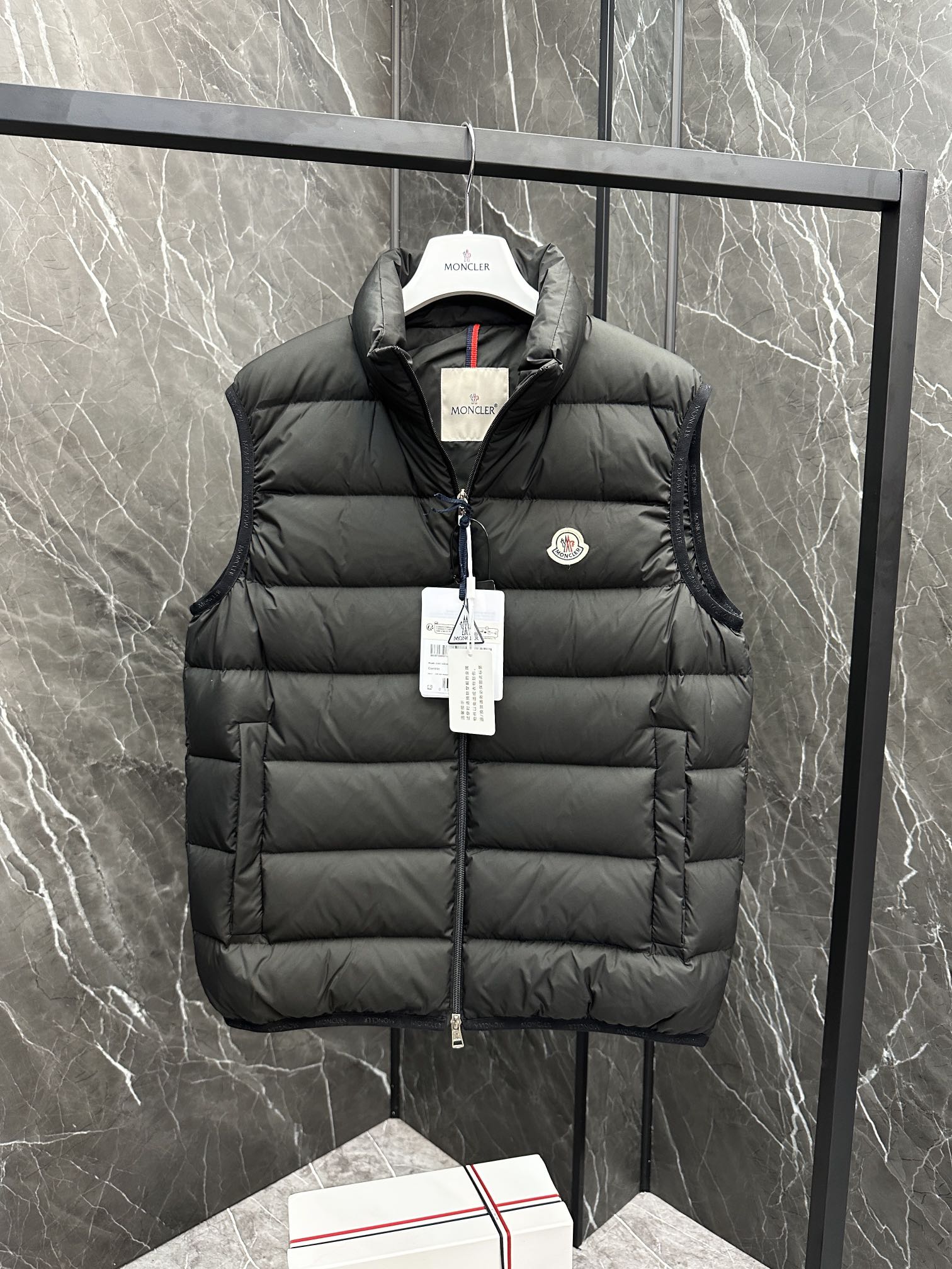 CONTRIN 다운 베스트