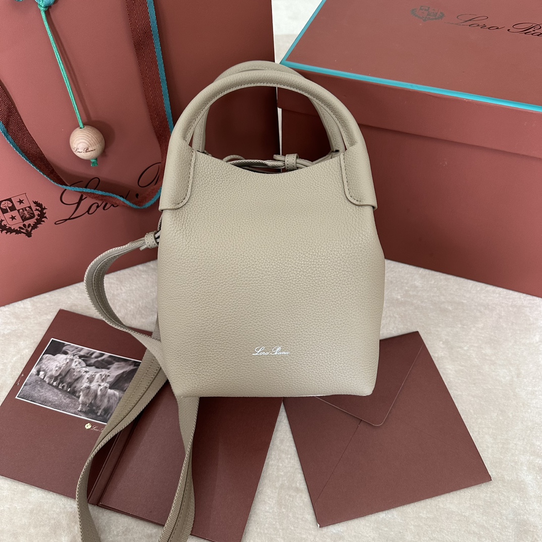 Small Bale bag  17 x 21 x 17 cm