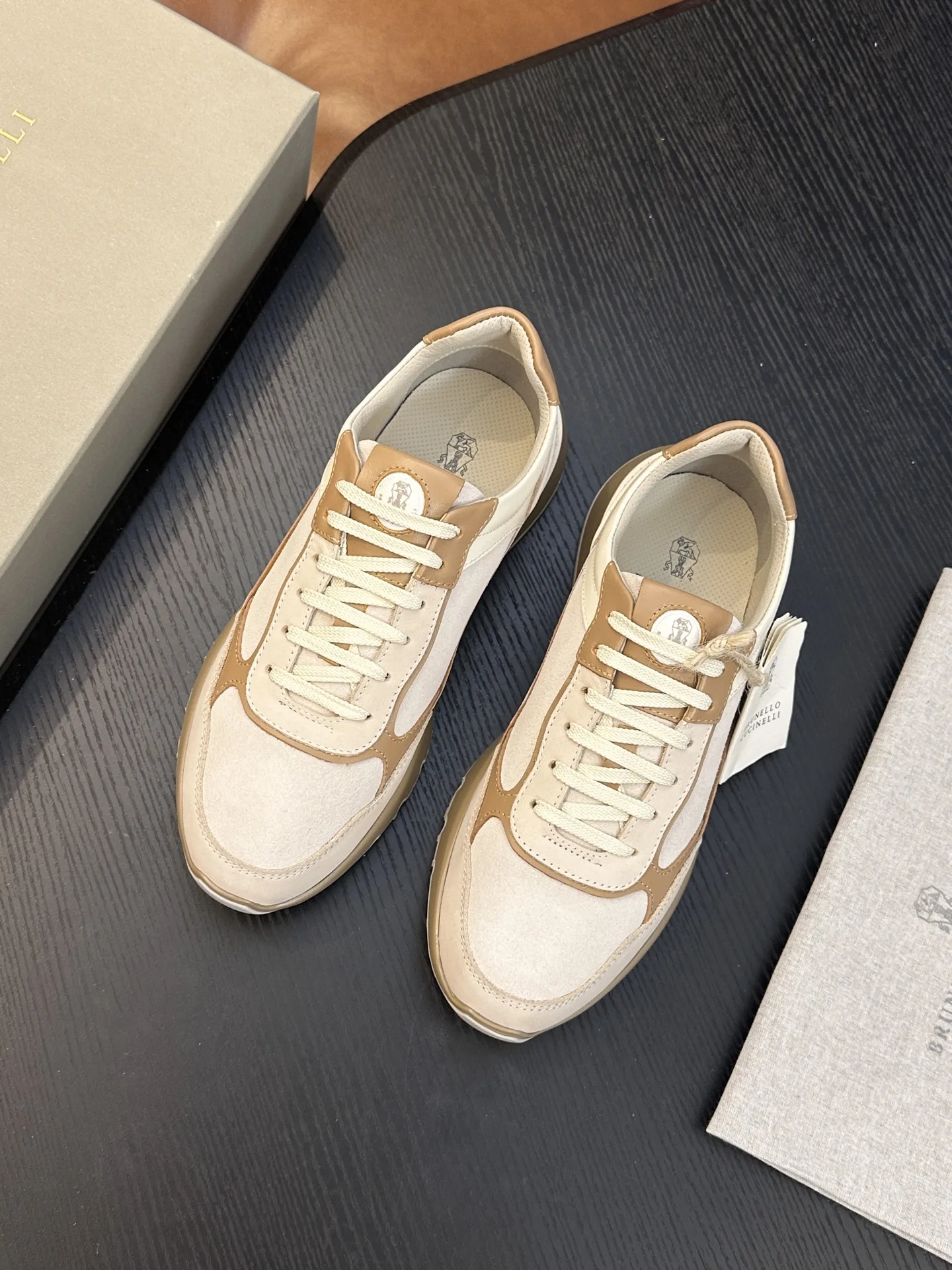 Brunello Cucinelli 로우탑 스니커즈